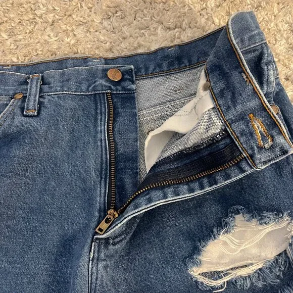 Y2K Wrangler Cutoff Denim Shorts Women’s 8/10 Raw Hem - Picture 4 of 7